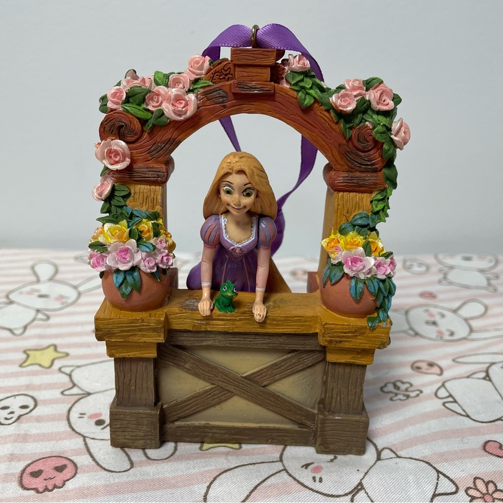Disney Store Rapunzel Tangled Christmas Ornament Singing Sketchbook Holiday 2014